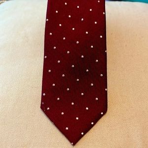 The tie bar mens dark skinny red tie with silver polka dots